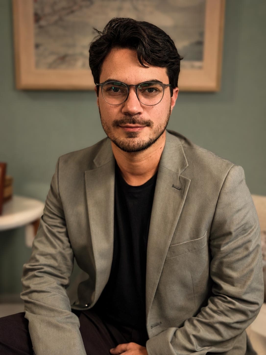 Retrato do Dr. Flavio Esmeraldo, gastroenterologista em São Luís